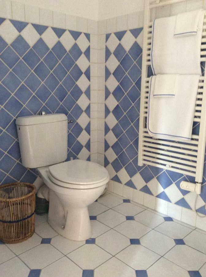 Le Mas Amore Bed and Breakfast Gassin Εξωτερικό φωτογραφία